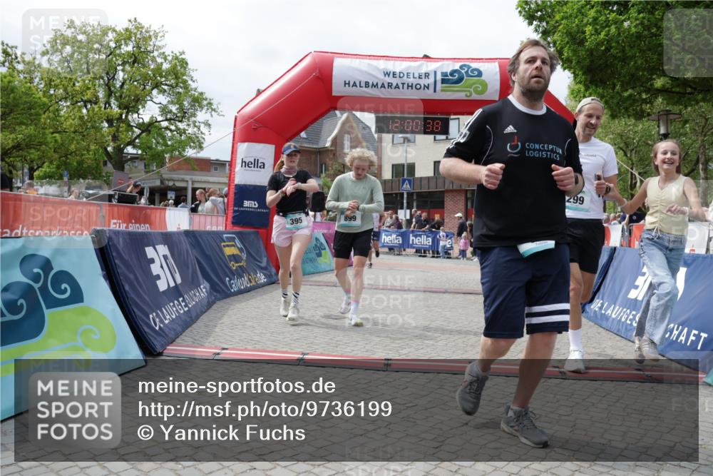 10.05.2026 - 8. Wedeler Halbmarathon Yannick Fuchs http://msf.ph/oto/9736199 10.05.2026 12:00:37 Ziel 281, 299, 395, 469, 899 meine-sportfotos.de