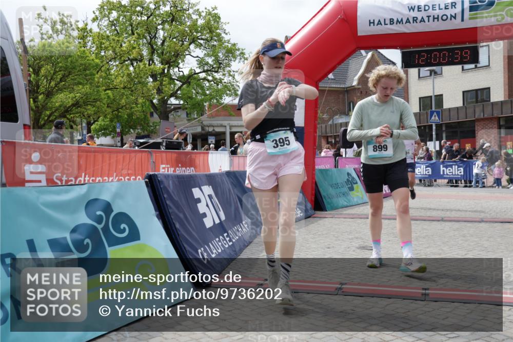 10.05.2026 - 8. Wedeler Halbmarathon Yannick Fuchs http://msf.ph/oto/9736202 10.05.2026 12:00:37 Ziel 281, 299, 395, 469, 899 meine-sportfotos.de