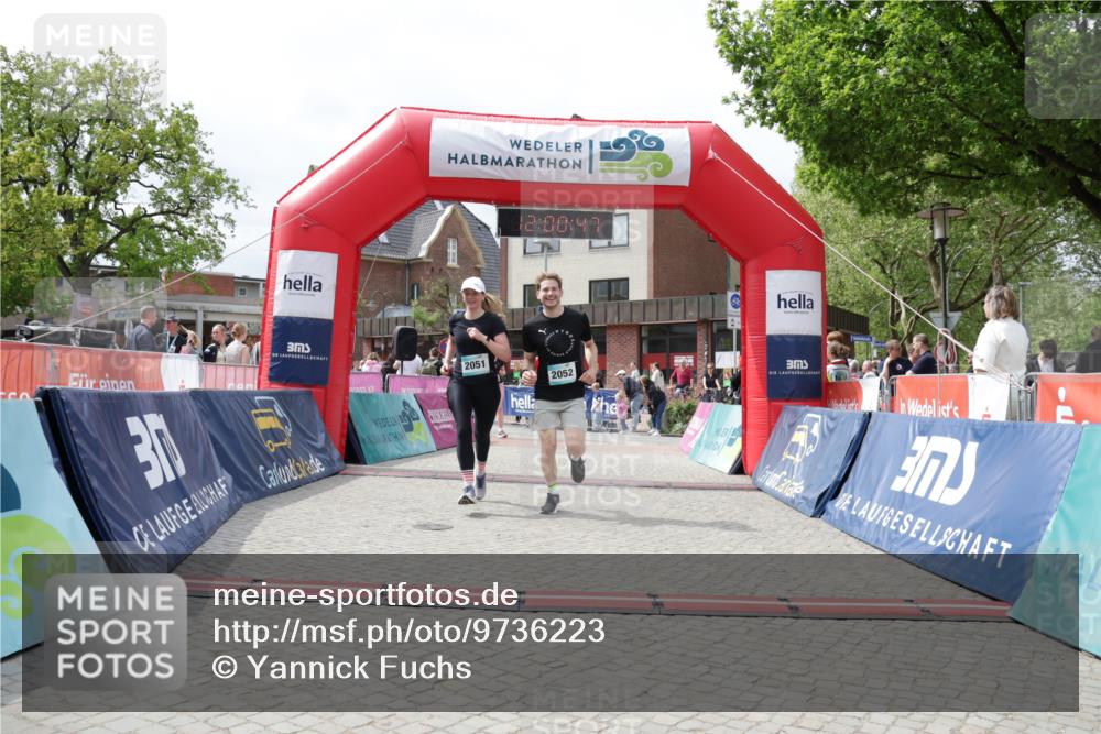 10.05.2026 - 8. Wedeler Halbmarathon Yannick Fuchs http://msf.ph/oto/9736223 10.05.2026 12:00:45 Ziel 946, 1053, 2051, 2052 meine-sportfotos.de