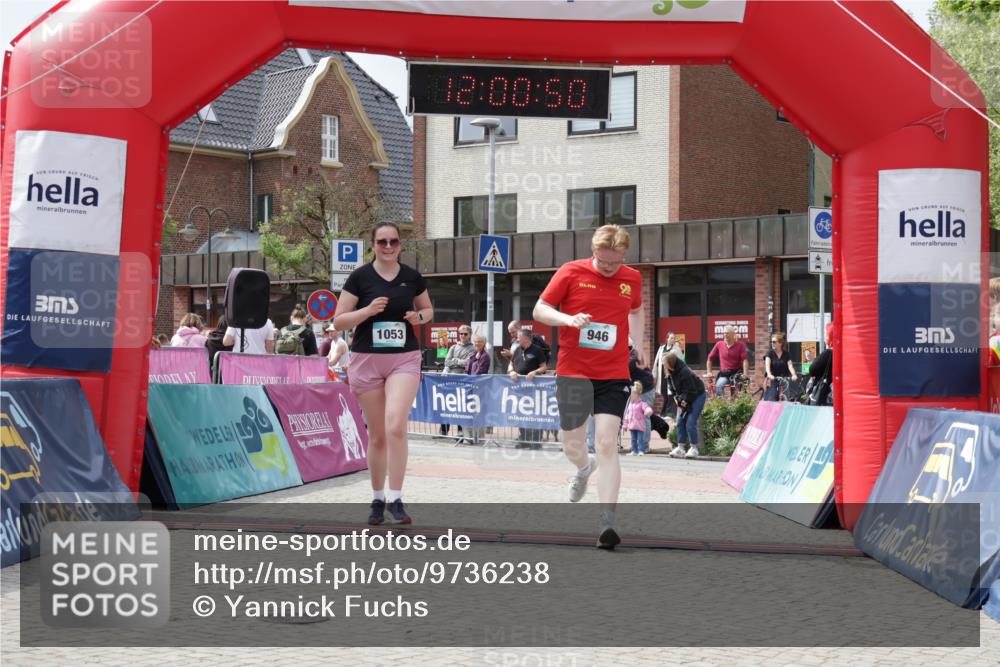 10.05.2026 - 8. Wedeler Halbmarathon Yannick Fuchs http://msf.ph/oto/9736238 10.05.2026 12:00:48 Ziel 491, 946, 1053, 2051, 2052 meine-sportfotos.de