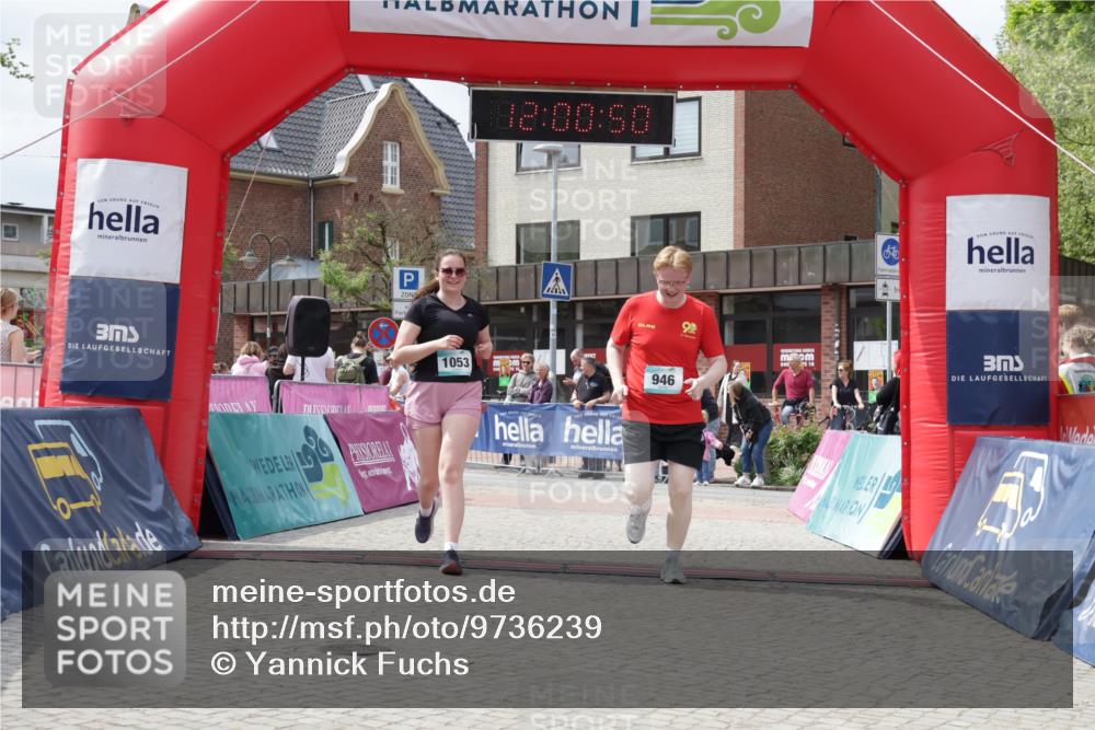 10.05.2026 - 8. Wedeler Halbmarathon Yannick Fuchs http://msf.ph/oto/9736239 10.05.2026 12:00:48 Ziel 491, 946, 1053, 2051, 2052 meine-sportfotos.de