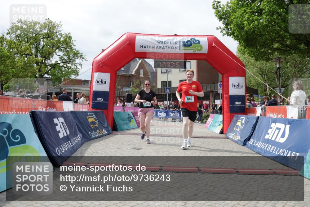 10.05.2026 - 8. Wedeler Halbmarathon Yannick Fuchs http://msf.ph/oto/9736243 10.05.2026 12:00:49 Ziel 491, 946, 1053, 2051, 2052 meine-sportfotos.de