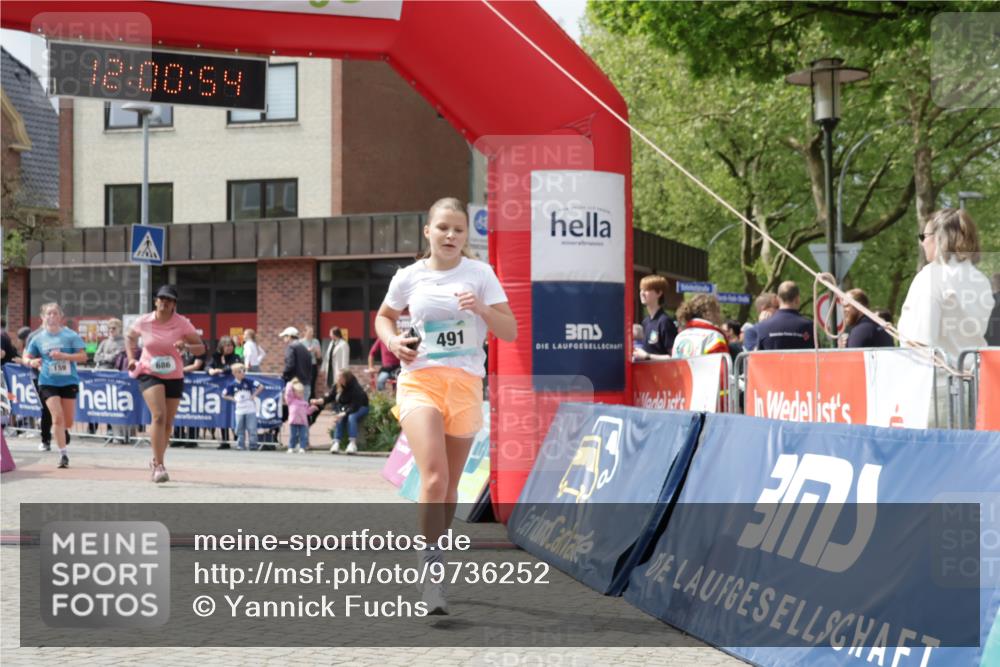 10.05.2026 - 8. Wedeler Halbmarathon Yannick Fuchs http://msf.ph/oto/9736252 10.05.2026 12:00:52 Ziel 159, 491, 686, 946, 1053 meine-sportfotos.de