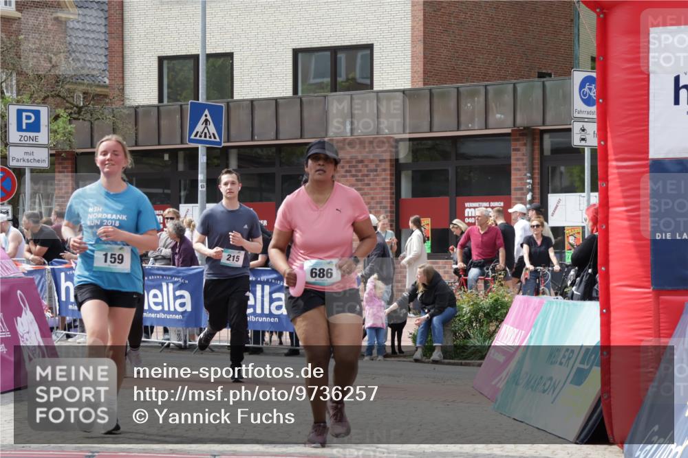 10.05.2026 - 8. Wedeler Halbmarathon Yannick Fuchs http://msf.ph/oto/9736257 10.05.2026 12:00:54 Ziel 159, 215, 216, 491, 686, 946, 1053 meine-sportfotos.de