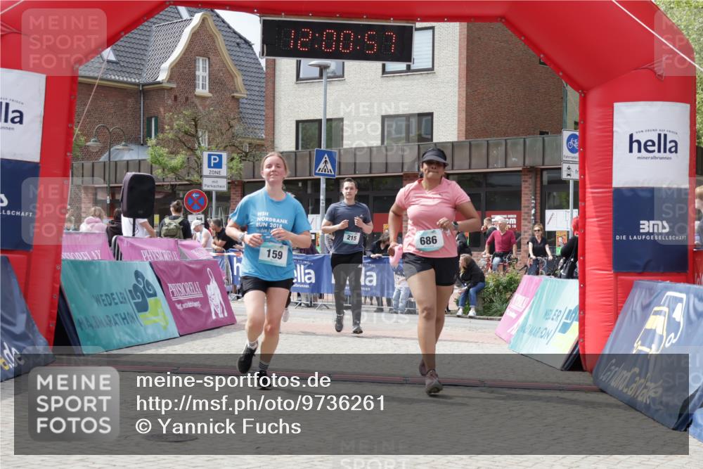 10.05.2026 - 8. Wedeler Halbmarathon Yannick Fuchs http://msf.ph/oto/9736261 10.05.2026 12:00:55 Ziel 159, 215, 216, 491, 686 meine-sportfotos.de