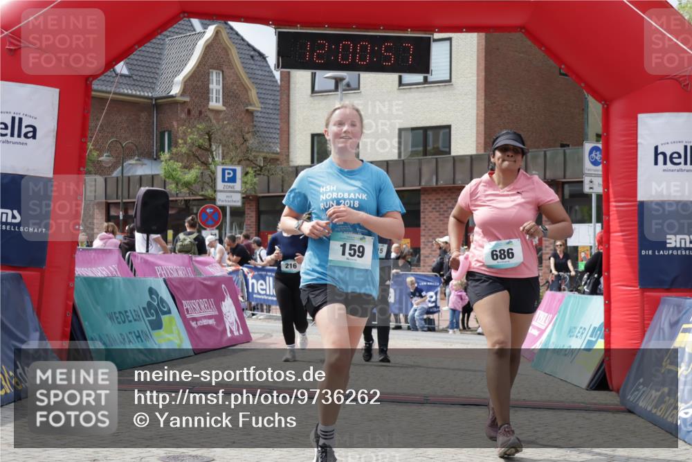 10.05.2026 - 8. Wedeler Halbmarathon Yannick Fuchs http://msf.ph/oto/9736262 10.05.2026 12:00:56 Ziel 159, 215, 216, 491, 686 meine-sportfotos.de