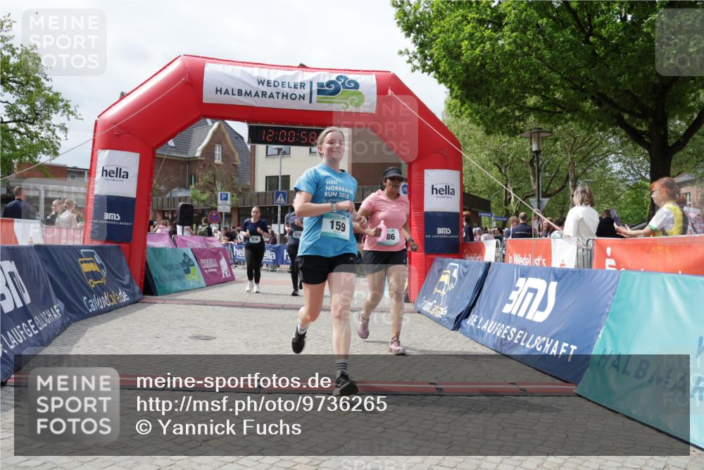 10.05.2026 - 8. Wedeler Halbmarathon Yannick Fuchs http://msf.ph/oto/9736265 10.05.2026 12:00:56 Ziel 159, 215, 216, 491, 686 meine-sportfotos.de