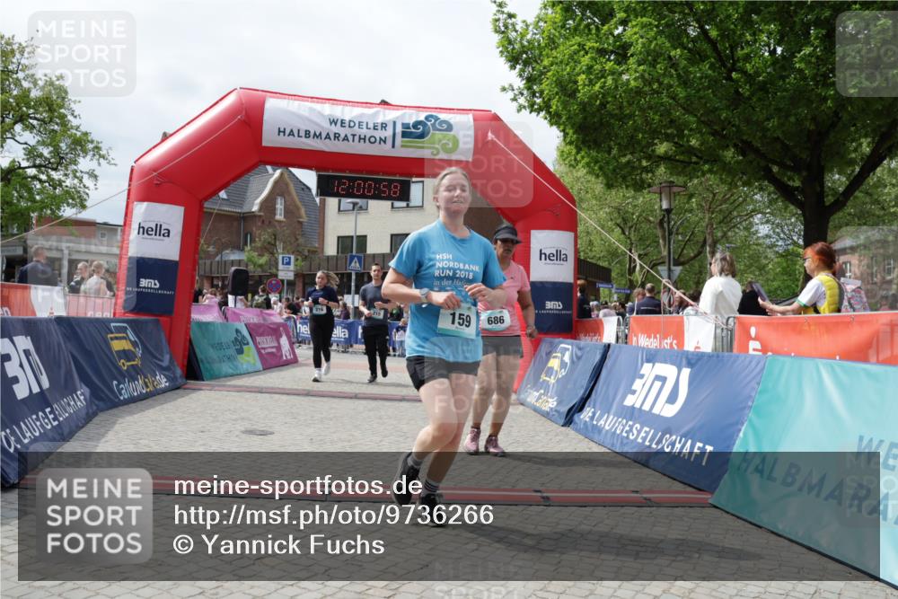 10.05.2026 - 8. Wedeler Halbmarathon Yannick Fuchs http://msf.ph/oto/9736266 10.05.2026 12:00:56 Ziel 159, 215, 216, 491, 686 meine-sportfotos.de