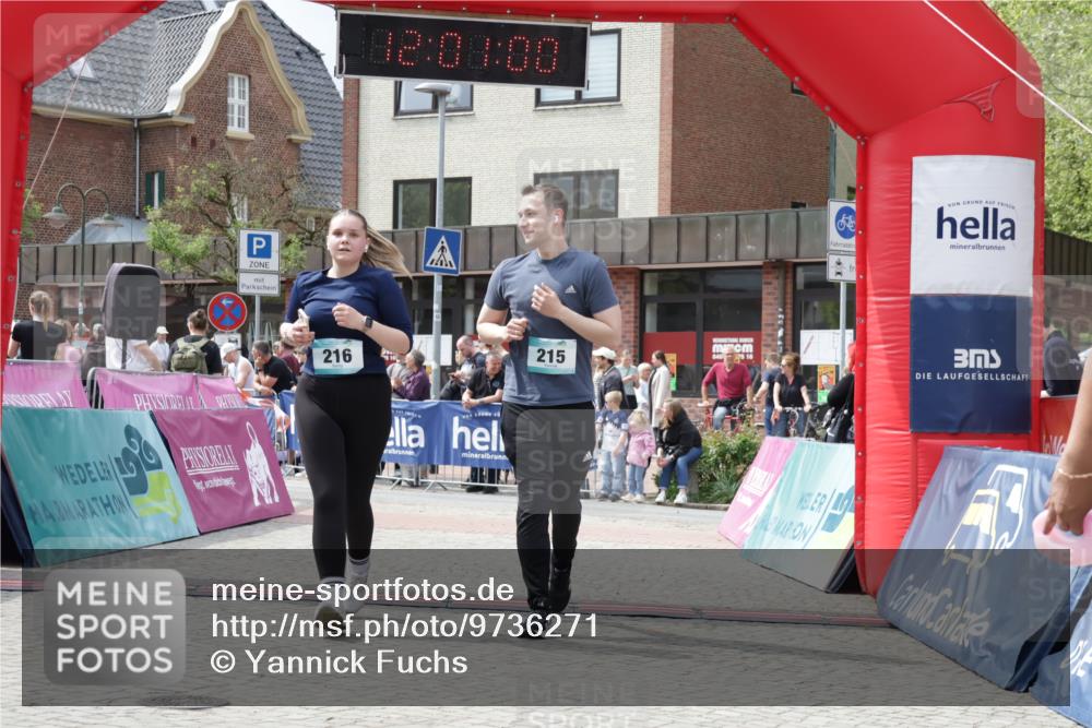 10.05.2026 - 8. Wedeler Halbmarathon Yannick Fuchs http://msf.ph/oto/9736271 10.05.2026 12:00:58 Ziel 159, 215, 216, 686, 994 meine-sportfotos.de