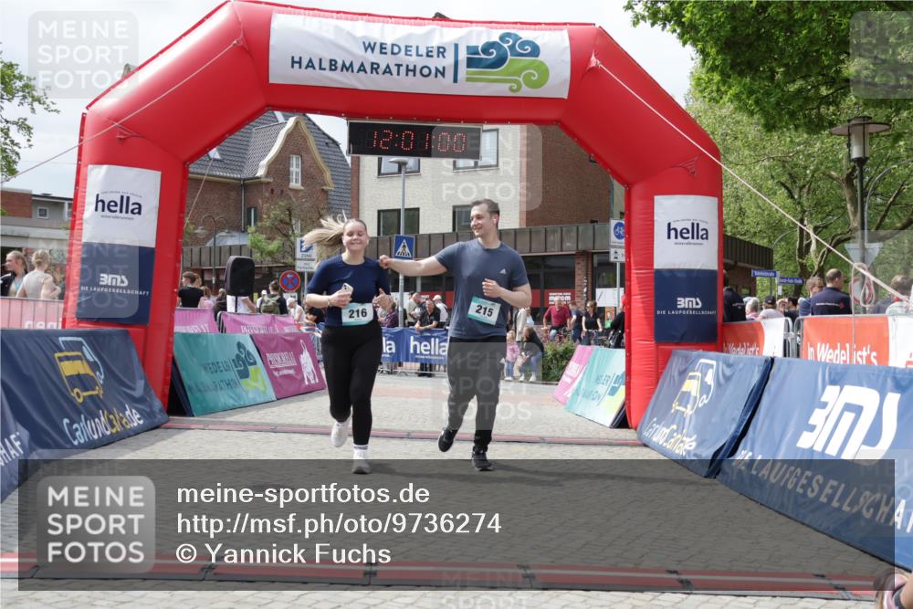 10.05.2026 - 8. Wedeler Halbmarathon Yannick Fuchs http://msf.ph/oto/9736274 10.05.2026 12:00:58 Ziel 159, 215, 216, 686, 994 meine-sportfotos.de