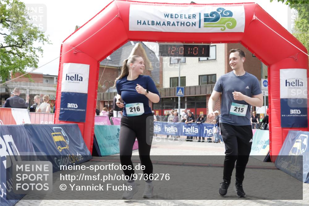 10.05.2026 - 8. Wedeler Halbmarathon Yannick Fuchs http://msf.ph/oto/9736276 10.05.2026 12:00:59 Ziel 159, 215, 216, 686, 994 meine-sportfotos.de