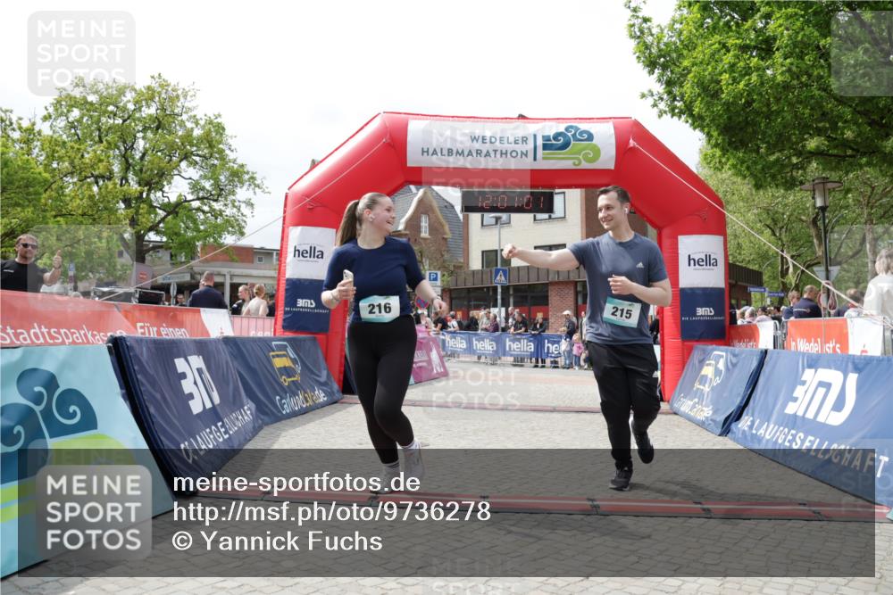 10.05.2026 - 8. Wedeler Halbmarathon Yannick Fuchs http://msf.ph/oto/9736278 10.05.2026 12:00:59 Ziel 159, 215, 216, 686, 994 meine-sportfotos.de