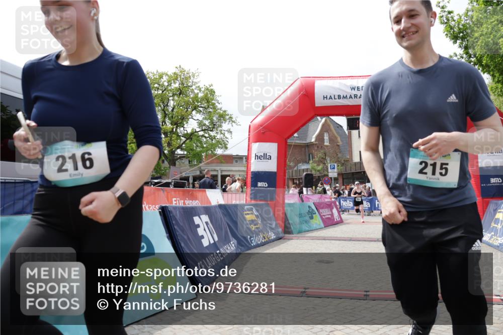 10.05.2026 - 8. Wedeler Halbmarathon Yannick Fuchs http://msf.ph/oto/9736281 10.05.2026 12:01:01 Ziel 159, 215, 216, 525, 686, 994, 995 meine-sportfotos.de