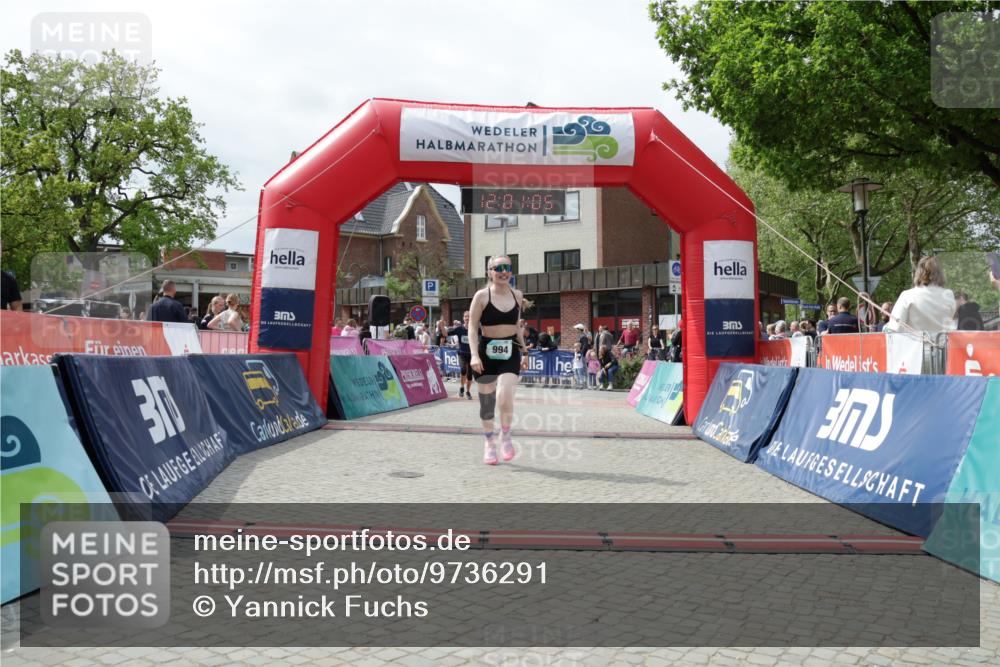 10.05.2026 - 8. Wedeler Halbmarathon Yannick Fuchs http://msf.ph/oto/9736291 10.05.2026 12:01:03 Ziel 215, 216, 525, 994, 995 meine-sportfotos.de