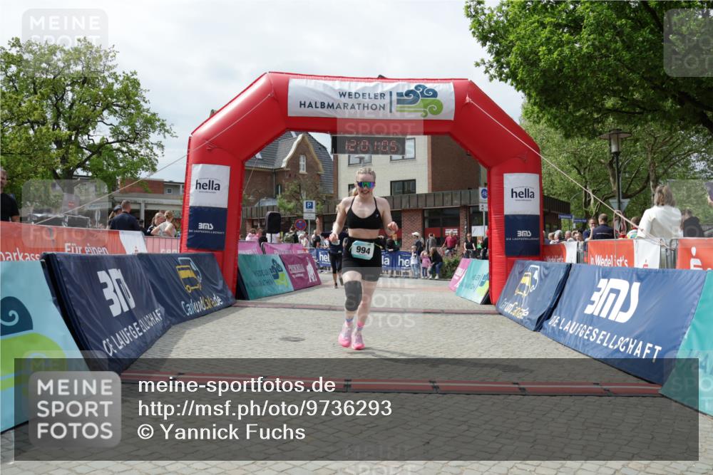10.05.2026 - 8. Wedeler Halbmarathon Yannick Fuchs http://msf.ph/oto/9736293 10.05.2026 12:01:03 Ziel 215, 216, 525, 994, 995 meine-sportfotos.de