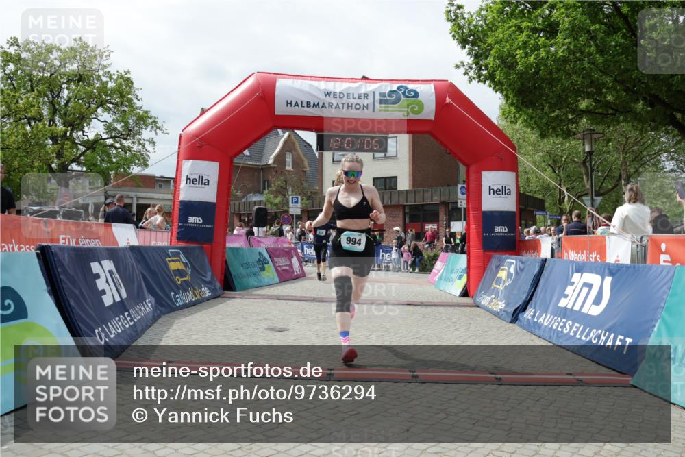 10.05.2026 - 8. Wedeler Halbmarathon Yannick Fuchs http://msf.ph/oto/9736294 10.05.2026 12:01:04 Ziel 525, 544, 994, 995 meine-sportfotos.de