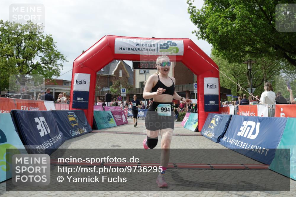 10.05.2026 - 8. Wedeler Halbmarathon Yannick Fuchs http://msf.ph/oto/9736295 10.05.2026 12:01:04 Ziel 525, 544, 994, 995 meine-sportfotos.de