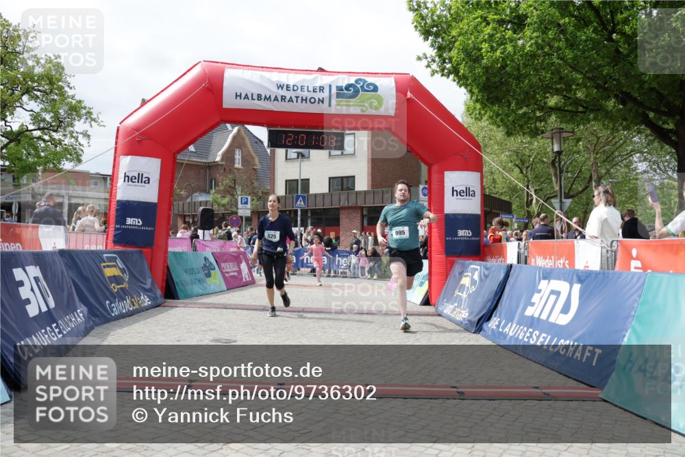 10.05.2026 - 8. Wedeler Halbmarathon Yannick Fuchs http://msf.ph/oto/9736302 10.05.2026 12:01:06 Ziel 525, 544, 614, 994, 995 meine-sportfotos.de