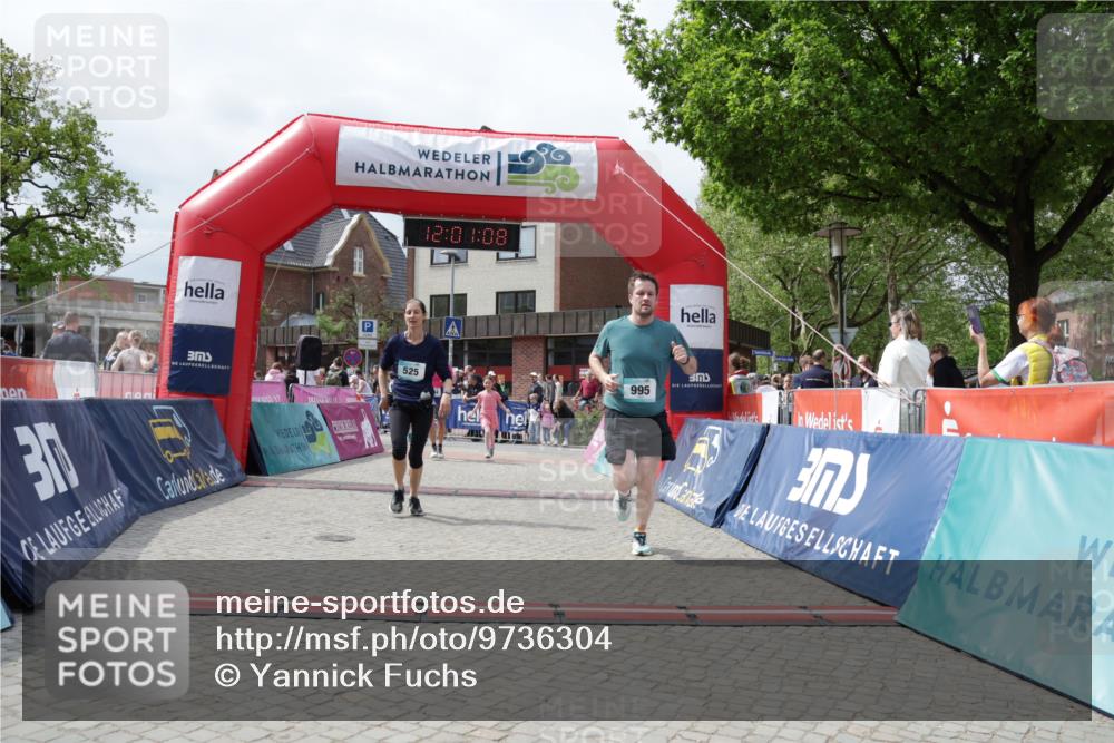 10.05.2026 - 8. Wedeler Halbmarathon Yannick Fuchs http://msf.ph/oto/9736304 10.05.2026 12:01:06 Ziel 525, 544, 614, 994, 995 meine-sportfotos.de