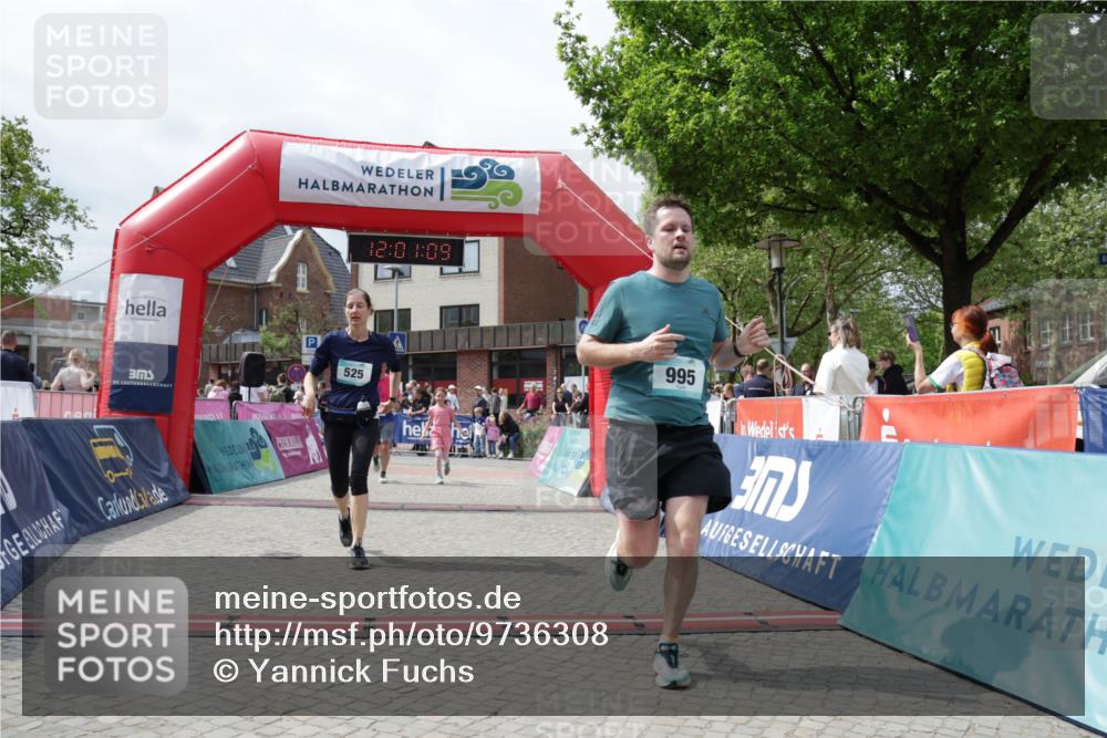 10.05.2026 - 8. Wedeler Halbmarathon Yannick Fuchs http://msf.ph/oto/9736308 10.05.2026 12:01:07 Ziel 525, 544, 614, 994, 995 meine-sportfotos.de