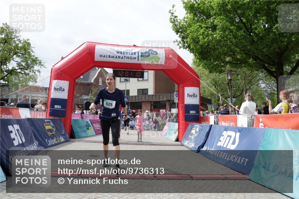 10.05.2026 - 8. Wedeler Halbmarathon Yannick Fuchs http://msf.ph/oto/9736313 10.05.2026 12:01:08 Ziel 525, 544, 614, 994, 995 meine-sportfotos.de
