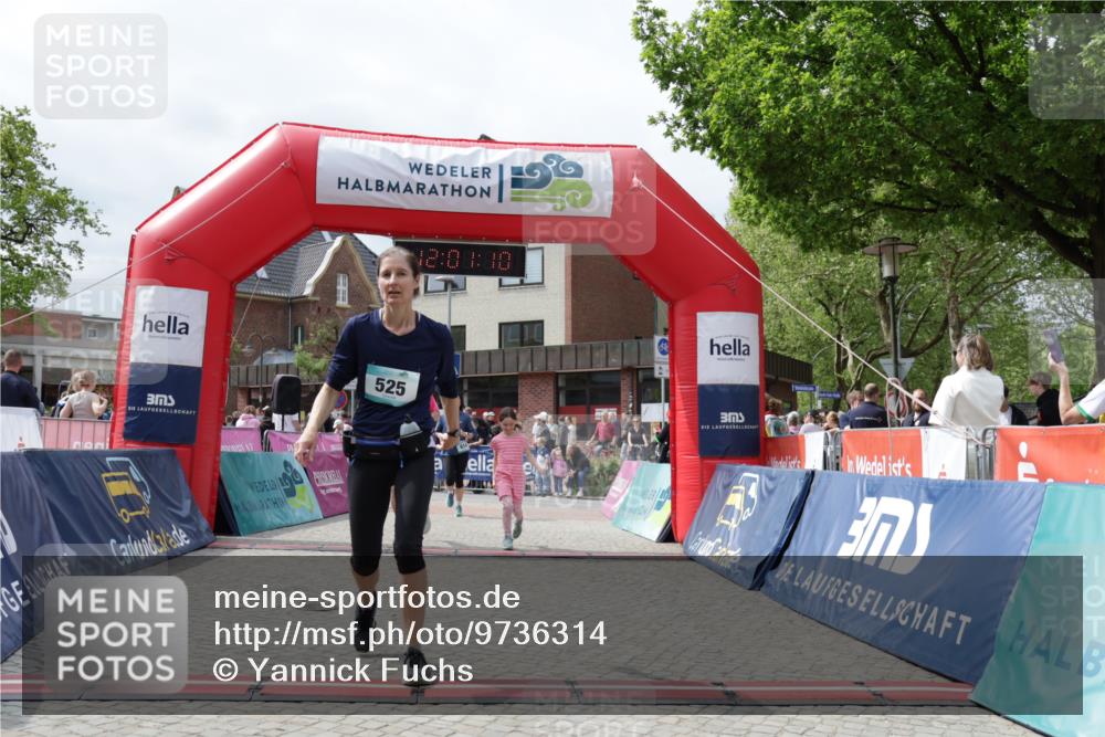 10.05.2026 - 8. Wedeler Halbmarathon Yannick Fuchs http://msf.ph/oto/9736314 10.05.2026 12:01:08 Ziel 525, 544, 614, 994, 995 meine-sportfotos.de