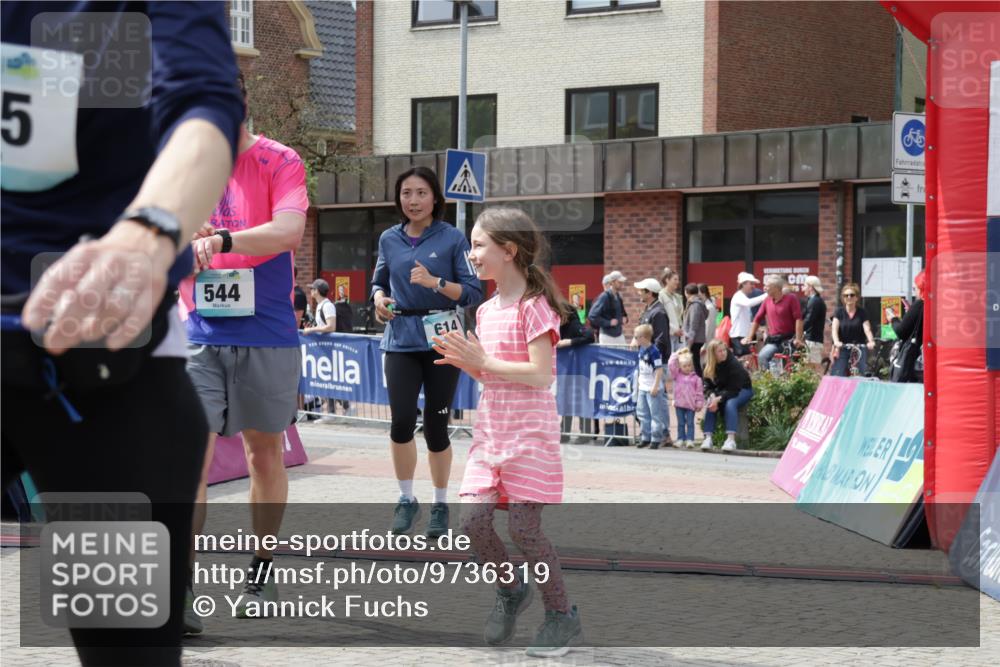 10.05.2026 - 8. Wedeler Halbmarathon Yannick Fuchs http://msf.ph/oto/9736319 10.05.2026 12:01:09 Ziel 525, 544, 614, 995 meine-sportfotos.de