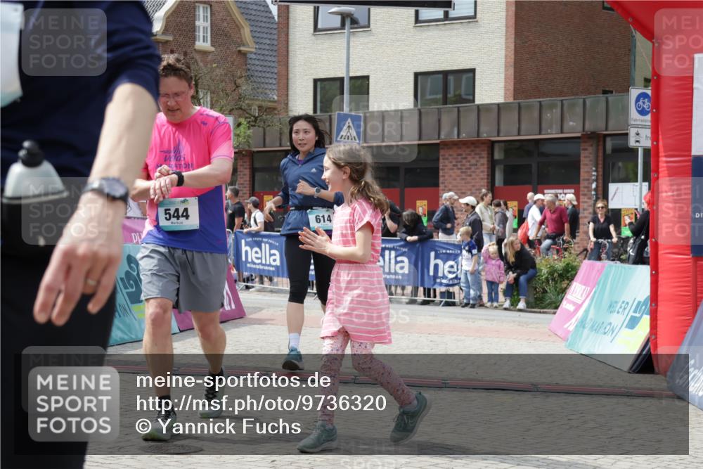 10.05.2026 - 8. Wedeler Halbmarathon Yannick Fuchs http://msf.ph/oto/9736320 10.05.2026 12:01:10 Ziel 525, 544, 614, 995 meine-sportfotos.de