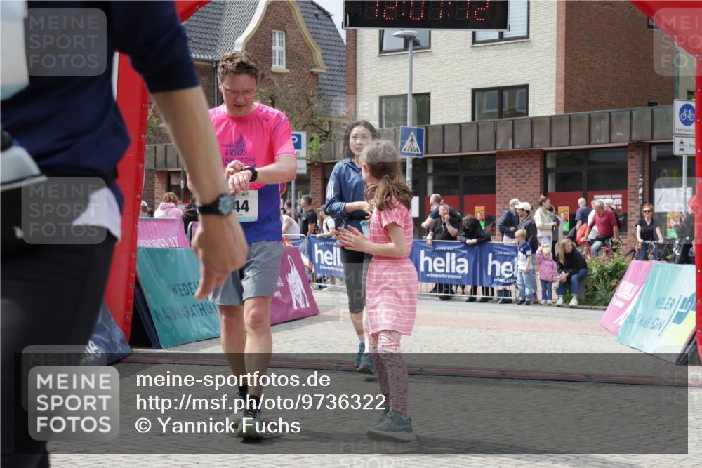 10.05.2026 - 8. Wedeler Halbmarathon Yannick Fuchs http://msf.ph/oto/9736322 10.05.2026 12:01:10 Ziel 525, 544, 614, 995 meine-sportfotos.de