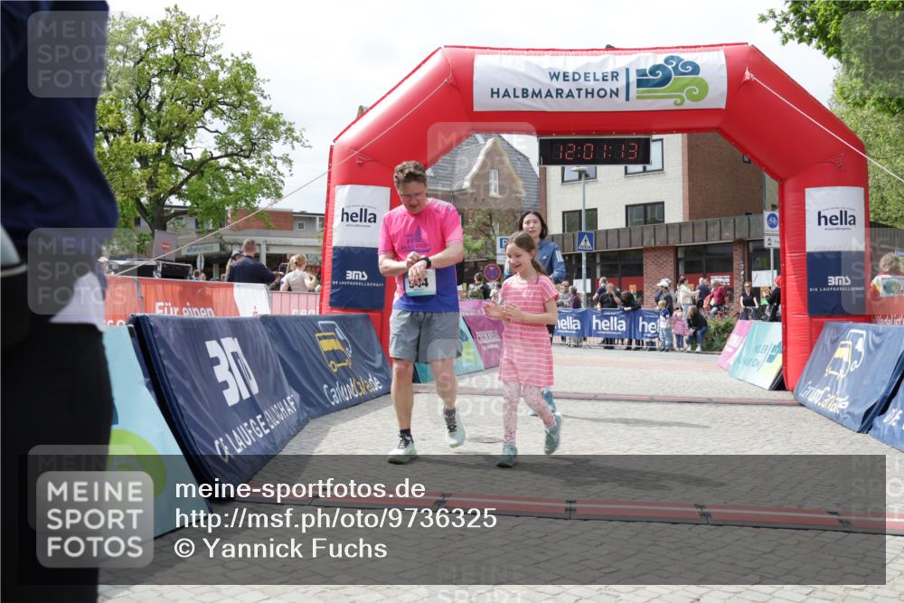 10.05.2026 - 8. Wedeler Halbmarathon Yannick Fuchs http://msf.ph/oto/9736325 10.05.2026 12:01:11 Ziel 227, 525, 544, 614, 995 meine-sportfotos.de
