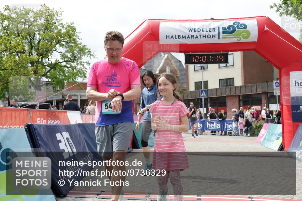 10.05.2026 - 8. Wedeler Halbmarathon Yannick Fuchs http://msf.ph/oto/9736329 10.05.2026 12:01:12 Ziel 227, 544, 614 meine-sportfotos.de