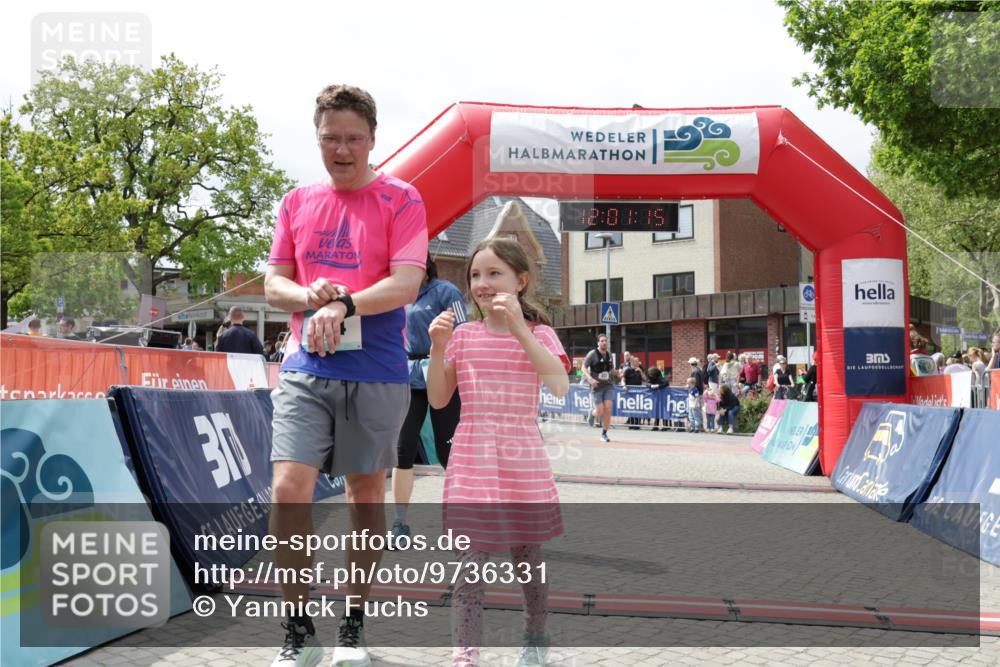 10.05.2026 - 8. Wedeler Halbmarathon Yannick Fuchs http://msf.ph/oto/9736331 10.05.2026 12:01:13 Ziel 227, 544, 614 meine-sportfotos.de