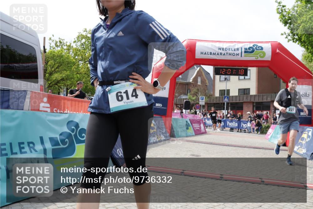 10.05.2026 - 8. Wedeler Halbmarathon Yannick Fuchs http://msf.ph/oto/9736332 10.05.2026 12:01:16 Ziel 6, 219, 227, 614 meine-sportfotos.de