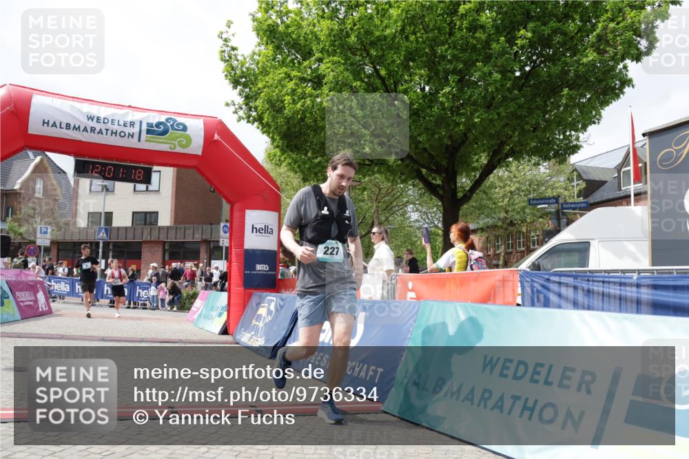 10.05.2026 - 8. Wedeler Halbmarathon Yannick Fuchs http://msf.ph/oto/9736334 10.05.2026 12:01:17 Ziel 6, 219, 227 meine-sportfotos.de