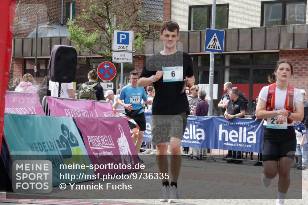 10.05.2026 - 8. Wedeler Halbmarathon Yannick Fuchs http://msf.ph/oto/9736335 10.05.2026 12:01:18 Ziel 6, 219, 227, 717 meine-sportfotos.de