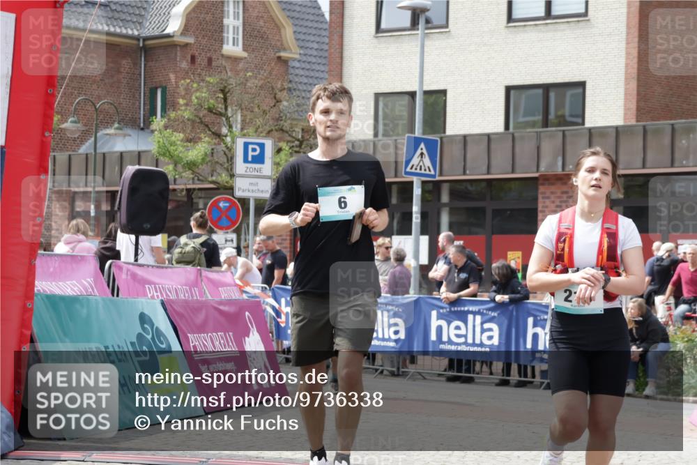 10.05.2026 - 8. Wedeler Halbmarathon Yannick Fuchs http://msf.ph/oto/9736338 10.05.2026 12:01:19 Ziel 6, 219, 227, 717 meine-sportfotos.de