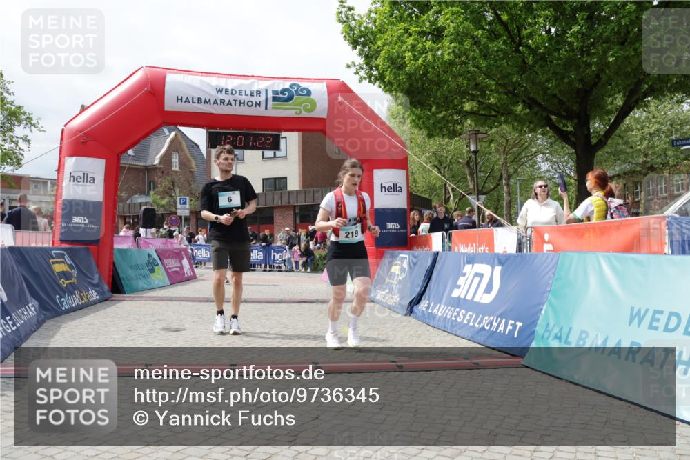 10.05.2026 - 8. Wedeler Halbmarathon Yannick Fuchs http://msf.ph/oto/9736345 10.05.2026 12:01:20 Ziel 6, 219, 227, 717 meine-sportfotos.de