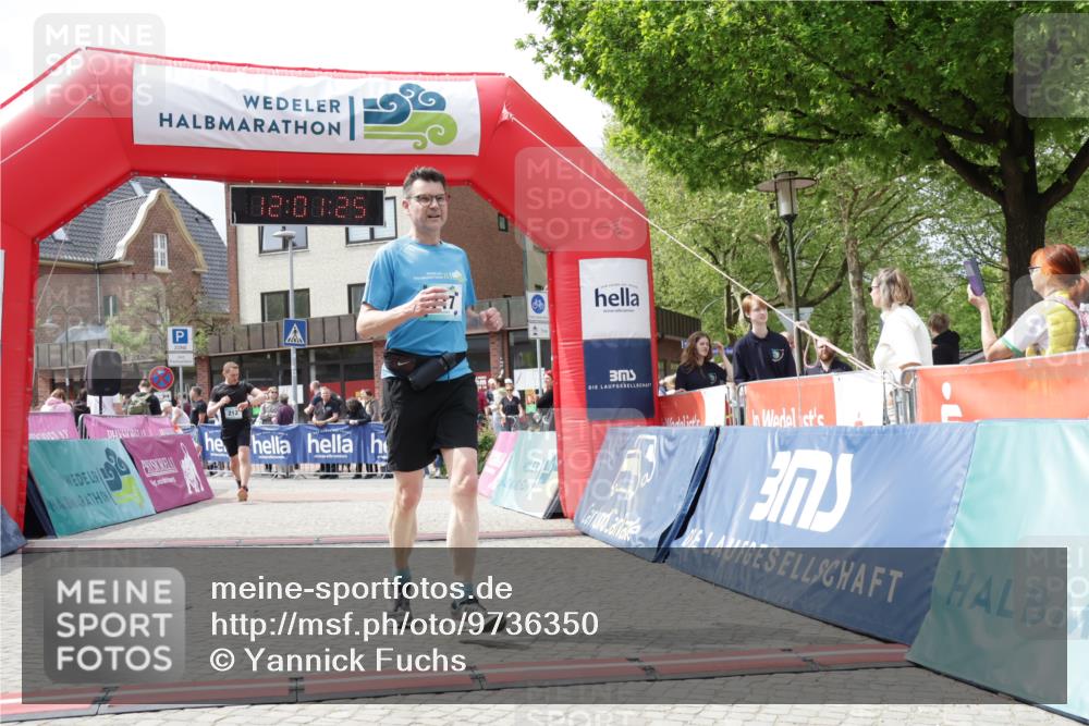 10.05.2026 - 8. Wedeler Halbmarathon Yannick Fuchs http://msf.ph/oto/9736350 10.05.2026 12:01:23 Ziel 6, 212, 219, 717 meine-sportfotos.de