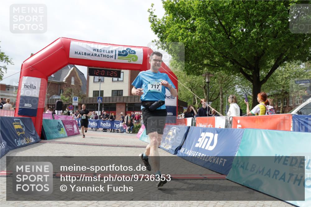 10.05.2026 - 8. Wedeler Halbmarathon Yannick Fuchs http://msf.ph/oto/9736353 10.05.2026 12:01:23 Ziel 6, 212, 219, 717 meine-sportfotos.de