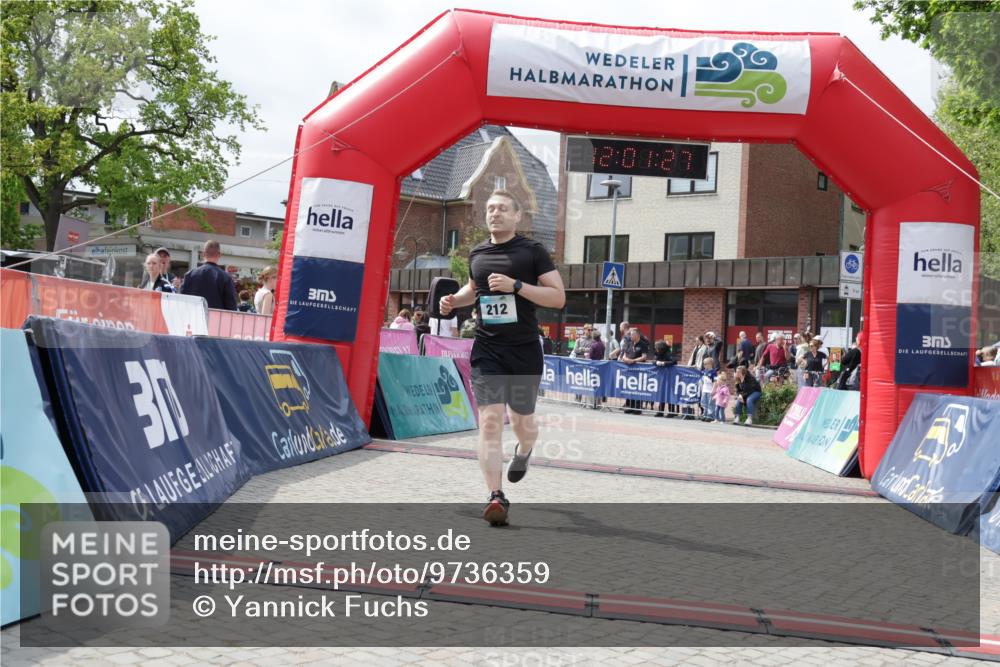 10.05.2026 - 8. Wedeler Halbmarathon Yannick Fuchs http://msf.ph/oto/9736359 10.05.2026 12:01:26 Ziel 212, 441, 717 meine-sportfotos.de