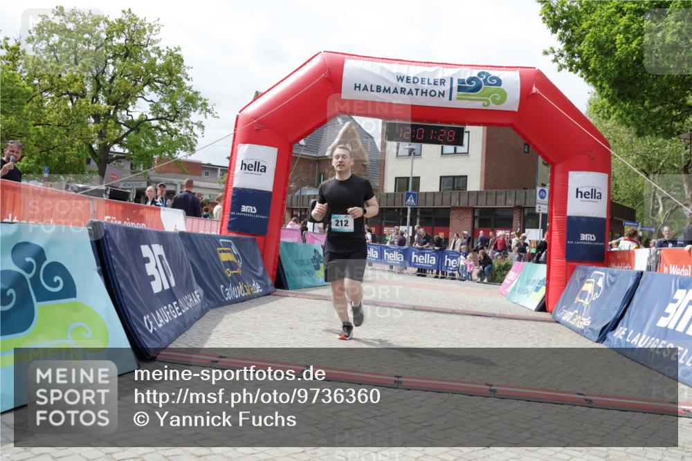 10.05.2026 - 8. Wedeler Halbmarathon Yannick Fuchs http://msf.ph/oto/9736360 10.05.2026 12:01:26 Ziel 212, 441, 717 meine-sportfotos.de