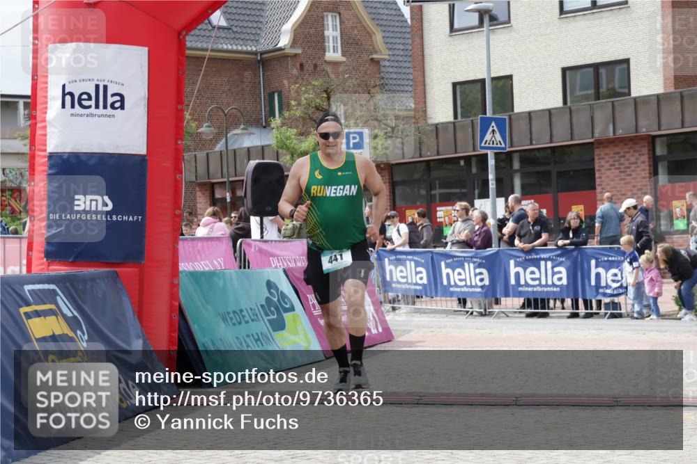 10.05.2026 - 8. Wedeler Halbmarathon Yannick Fuchs http://msf.ph/oto/9736365 10.05.2026 12:01:30 Ziel 212, 441 meine-sportfotos.de