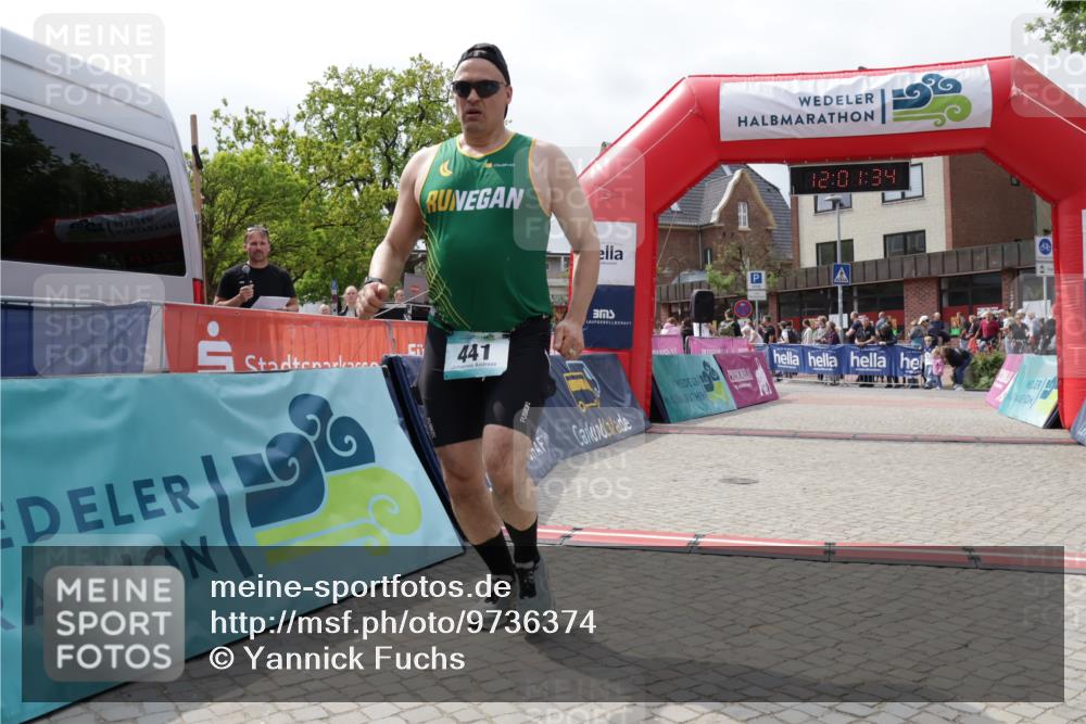 10.05.2026 - 8. Wedeler Halbmarathon Yannick Fuchs http://msf.ph/oto/9736374 10.05.2026 12:01:32 Ziel 441 meine-sportfotos.de