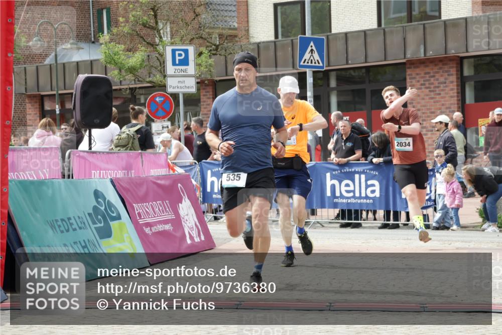 10.05.2026 - 8. Wedeler Halbmarathon Yannick Fuchs http://msf.ph/oto/9736380 10.05.2026 12:01:38 Ziel 462, 535, 2031, 2034 meine-sportfotos.de