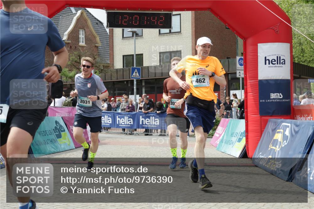 10.05.2026 - 8. Wedeler Halbmarathon Yannick Fuchs http://msf.ph/oto/9736390 10.05.2026 12:01:40 Ziel 462, 535, 643, 2031, 2034 meine-sportfotos.de