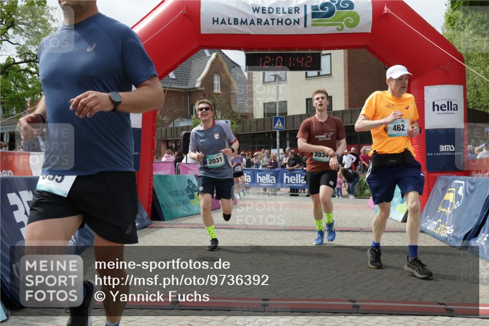 10.05.2026 - 8. Wedeler Halbmarathon Yannick Fuchs http://msf.ph/oto/9736392 10.05.2026 12:01:41 Ziel 462, 535, 643, 2031, 2034 meine-sportfotos.de