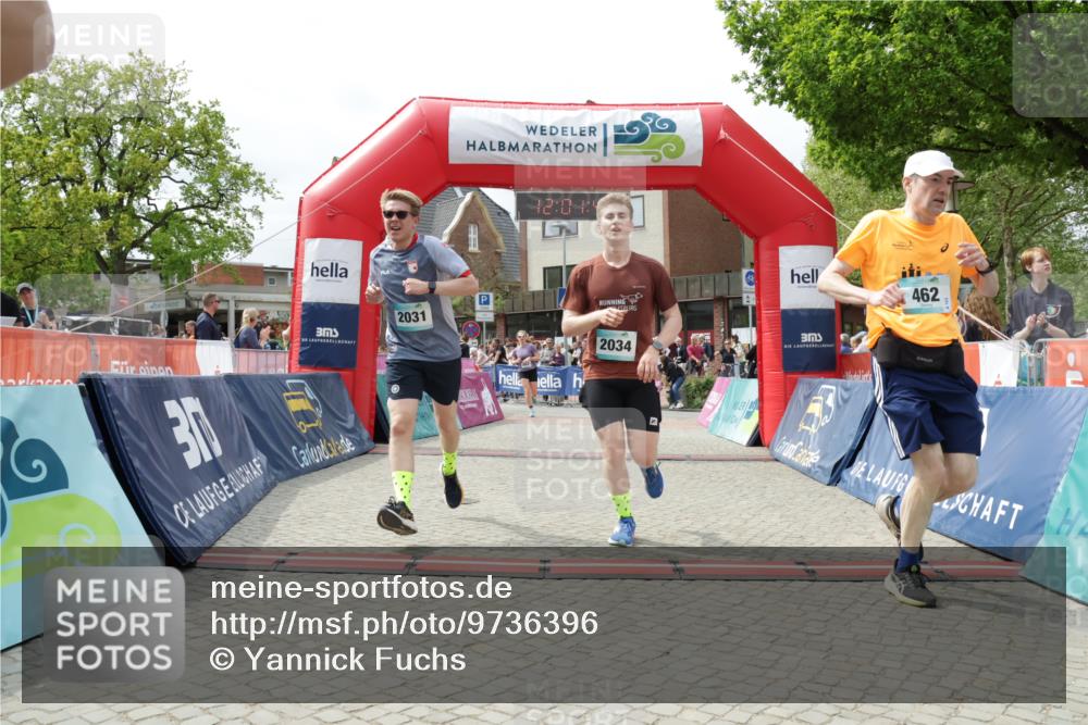 10.05.2026 - 8. Wedeler Halbmarathon Yannick Fuchs http://msf.ph/oto/9736396 10.05.2026 12:01:41 Ziel 462, 535, 643, 2031, 2034 meine-sportfotos.de