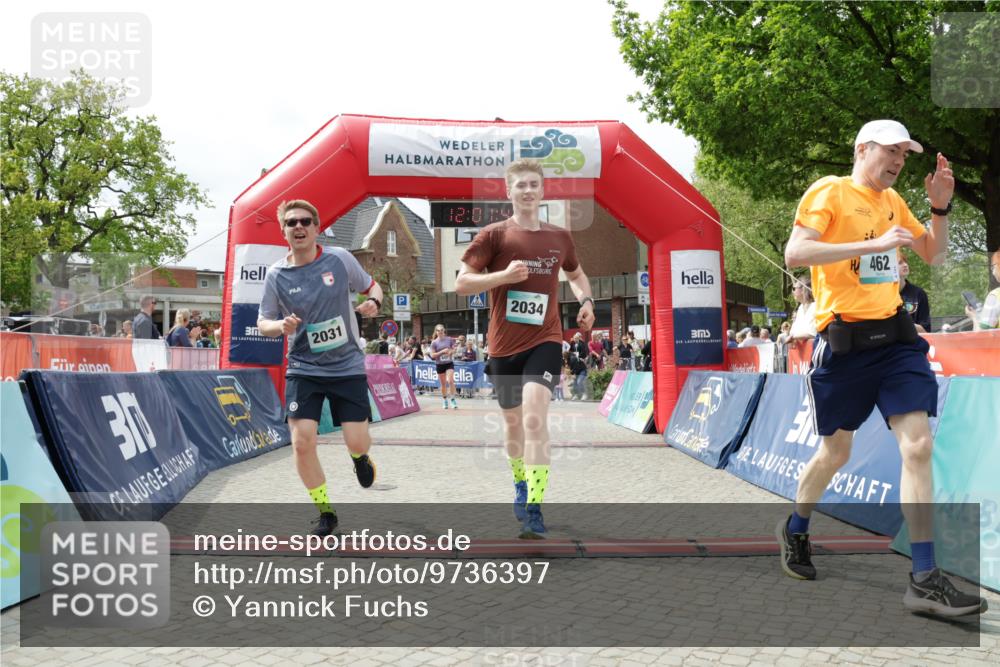 10.05.2026 - 8. Wedeler Halbmarathon Yannick Fuchs http://msf.ph/oto/9736397 10.05.2026 12:01:41 Ziel 462, 535, 643, 2031, 2034 meine-sportfotos.de
