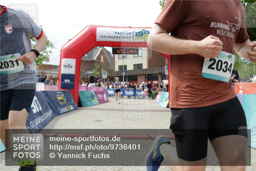 10.05.2026 - 8. Wedeler Halbmarathon Yannick Fuchs http://msf.ph/oto/9736401 10.05.2026 12:01:42 Ziel 462, 535, 643, 2031, 2034 meine-sportfotos.de