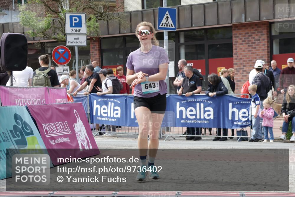 10.05.2026 - 8. Wedeler Halbmarathon Yannick Fuchs http://msf.ph/oto/9736402 10.05.2026 12:01:43 Ziel 462, 535, 643, 2031, 2034 meine-sportfotos.de